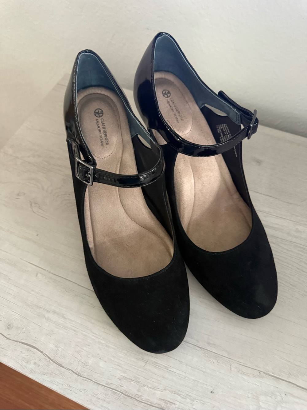 Giani Bernini Black Suede Mary Jane Heels with Patent Strap Memory Foam NEW